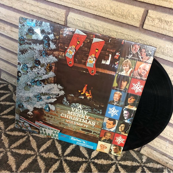 60's "A Very Merry Christmas Vol 4" Record - 60's Zellers - Holiday Album - Picture 1 of 8